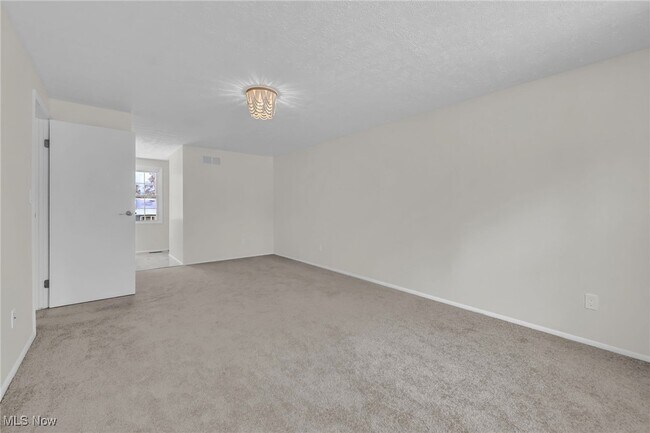 Building Photo - 5601 Sunset Dr