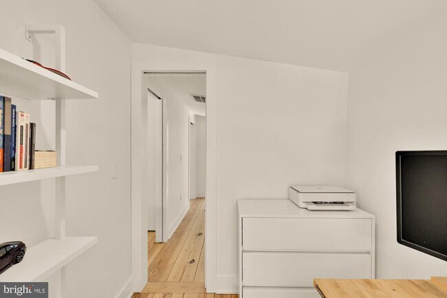Building Photo - 1608 5th St NW