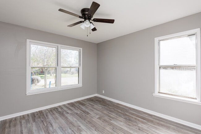 Building Photo - 1025 Whitaker Dr