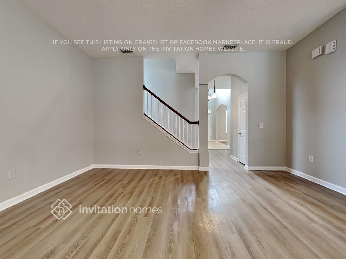 Building Photo - 216 N Hidden Tree Dr