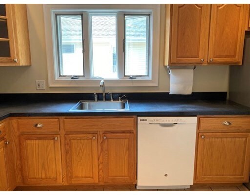 Building Photo - 39 Century St