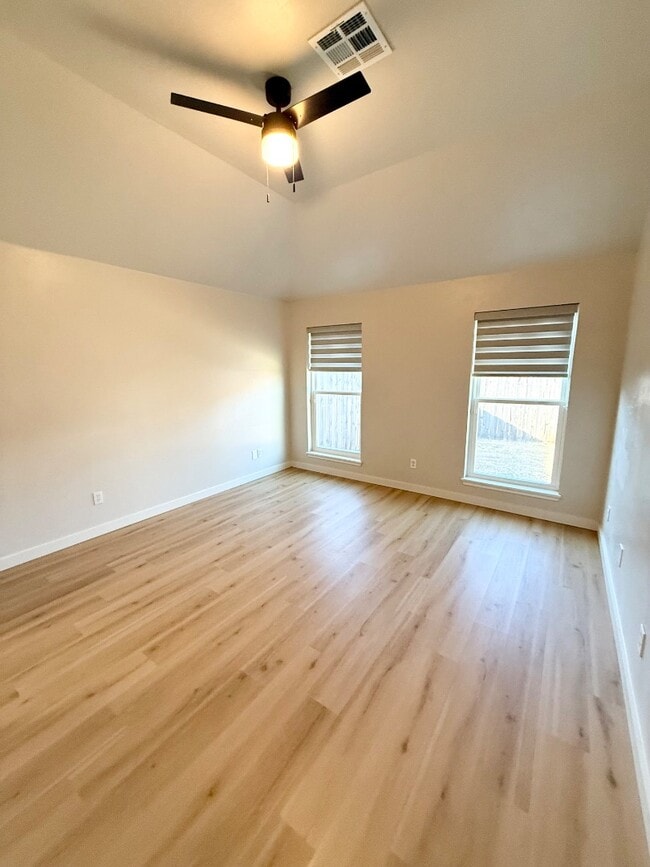 Building Photo - 6003 Fox Run Way