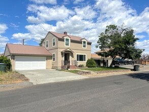 Building Photo - Beautifully Updated 4-Bedroom Home in the Heart of Richland