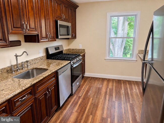 Building Photo - 5530 Kendrick Ln
