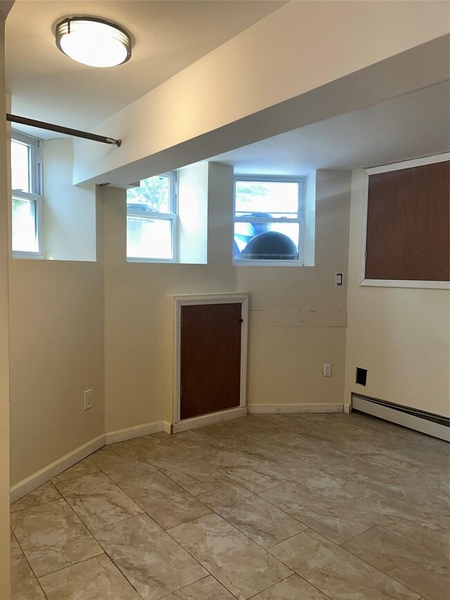 Building Photo - 347 Martense St