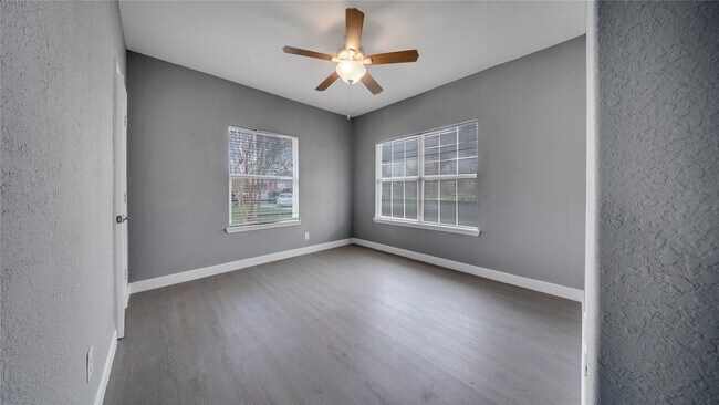 Building Photo - 8214 Peekskill Ln