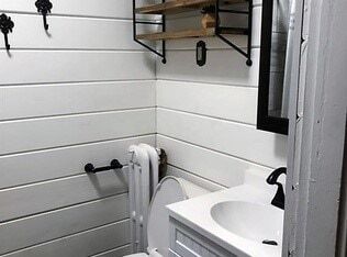 Building Photo - 25 W Narragansett Ave