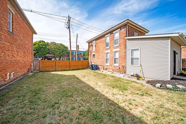 Building Photo - EAST FRANKLINTON ARTIST DISTRICT!  SUNNY NEWLY RENOVATED HOME on DOUBLE LOT