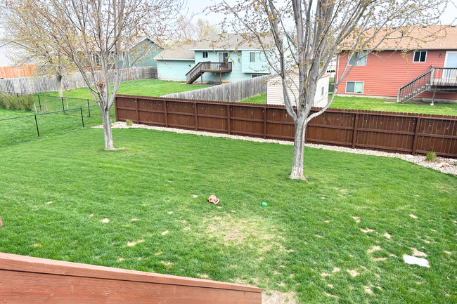 Building Photo - Spacious & Stylish Home in a Prime Location!
