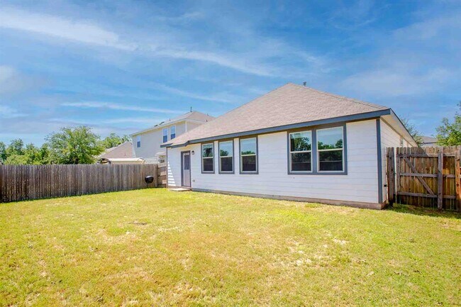 Building Photo - 11724 Saddle Rock Dr