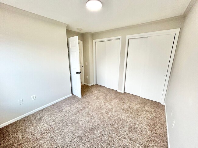 Building Photo - 1104 Mazatlan Cir