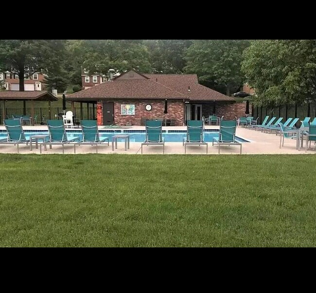 Pool - 8005 Revere Plz