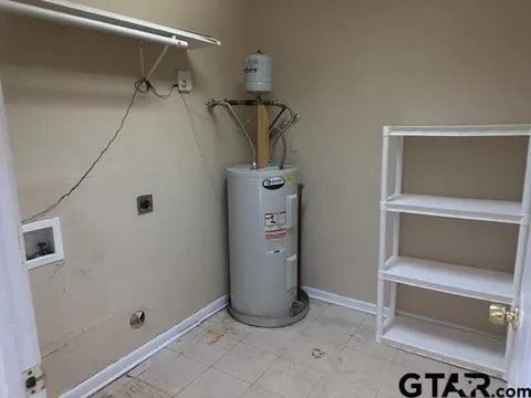 Building Photo - 2527 Westminster Dr