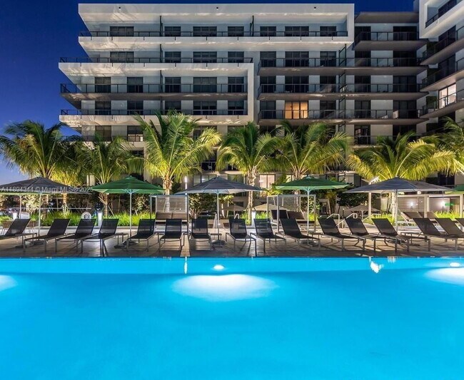 Building Photo - 2960 NE 207th St