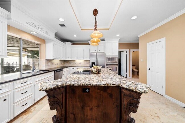 Building Photo - 4111 Rock Springs Dr