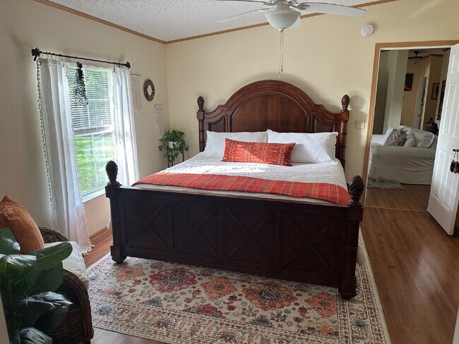 Building Photo - Discover this adorable 3-bedroom, 2-bathroom home nestled in a country setting