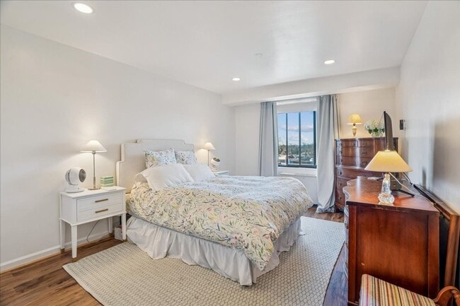 Building Photo - Large 1BR/1BA with Natural Light & Modern Finishes in Cleveland Park