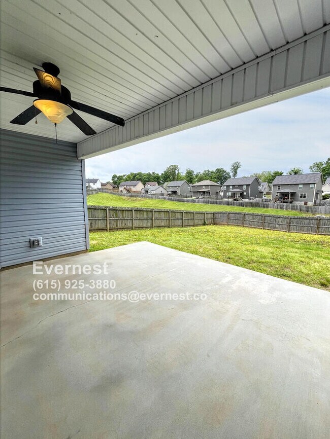 Building Photo - Beautiful 3-Bedroom Home with Comfortable ...