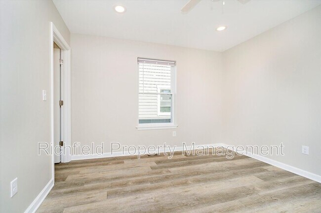 Building Photo - 2538 Columbia Ave