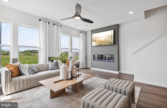 Building Photo - 14400 Leafhopper Dr