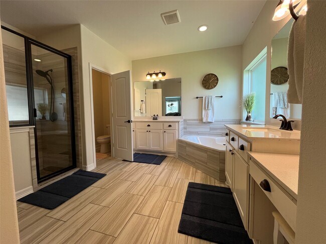 Building Photo - 31903 Dunham Lake Dr