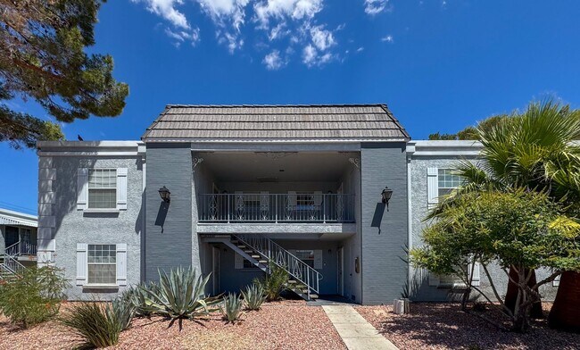 Building Photo - Las Vegas 2-Bed, 2-Bath Condo in Secure Ga...