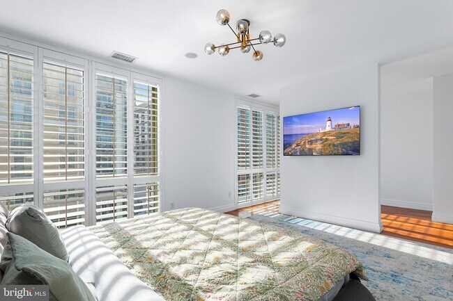 Building Photo - 147 Waterfront St