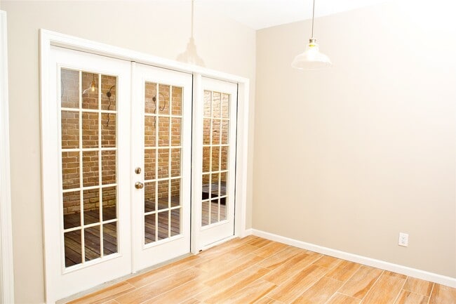 Building Photo - 12625 Memorial Dr