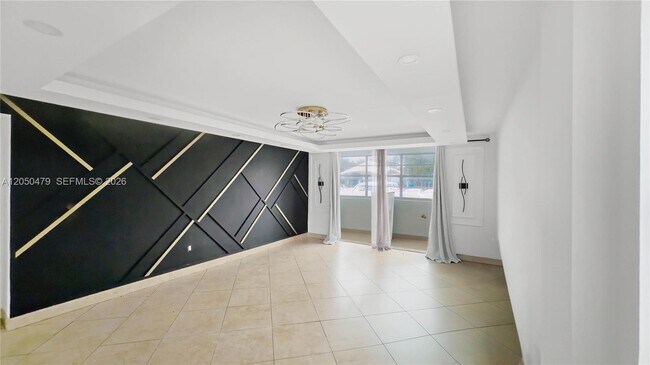 Building Photo - 16450 Miami Dr
