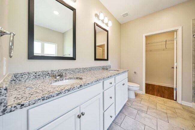 Building Photo - Newly Renovated Home in Brookwood!