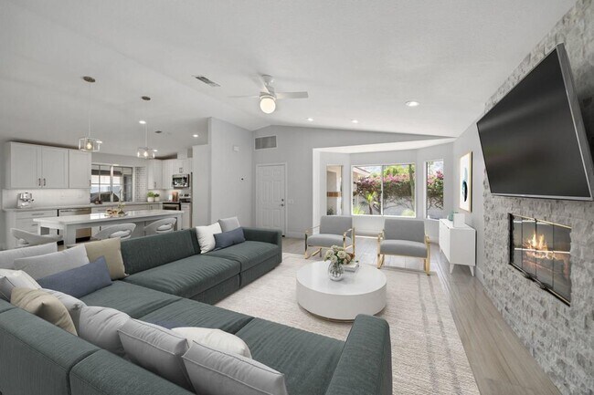 Building Photo - 54140 Avenida Mendoza