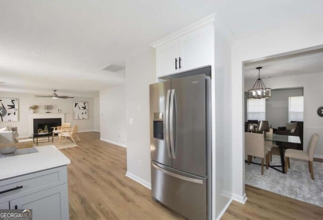 Building Photo - 833 Oakview Trce