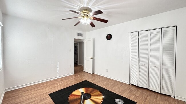 Building Photo - 7748 Veracruz Ave