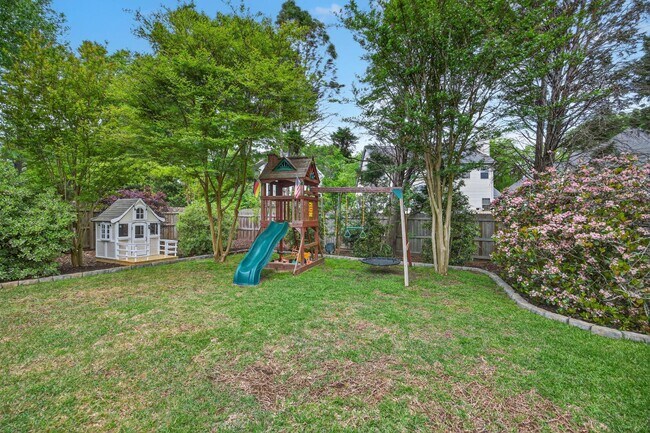 Building Photo - 5409 Dwight Dr