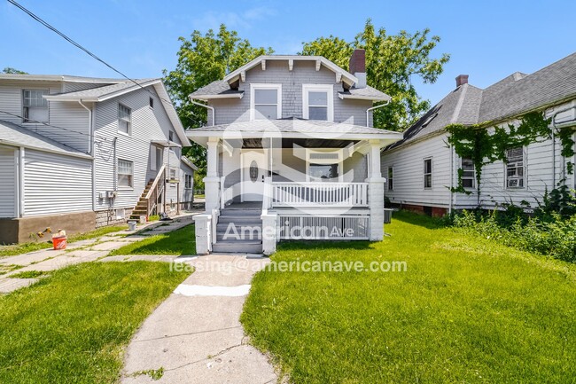 Building Photo - 2200 N Wisconsin Ave