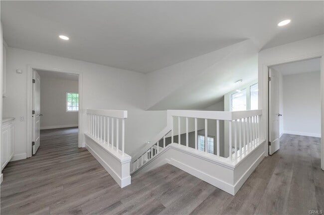 Building Photo - 27 Eden