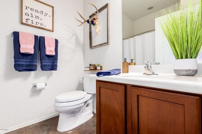 Building Photo - Gorgeous 3bed/2bath single level home in North Peoria!! Best Schools !!