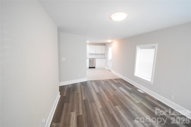 Building Photo - 508 E Webb St