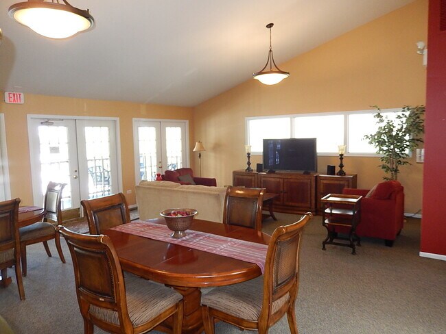 Building Photo - 1744 Eastwood Ct