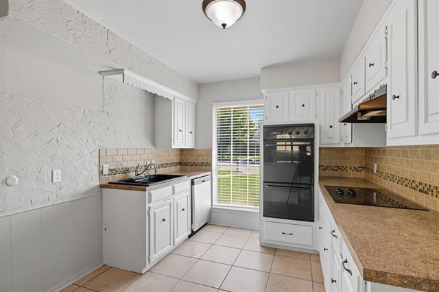 Building Photo - 10304 Oak Creek Dr