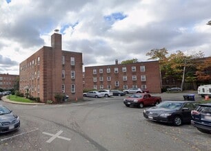 Building Photo - 2BR 1Bth unit. Heat/Hot Water included. TWO parkings included! Great location!