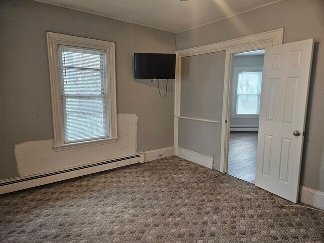 Building Photo - 110 W Main St