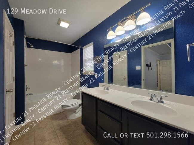 Building Photo - 129 Meadow Dr