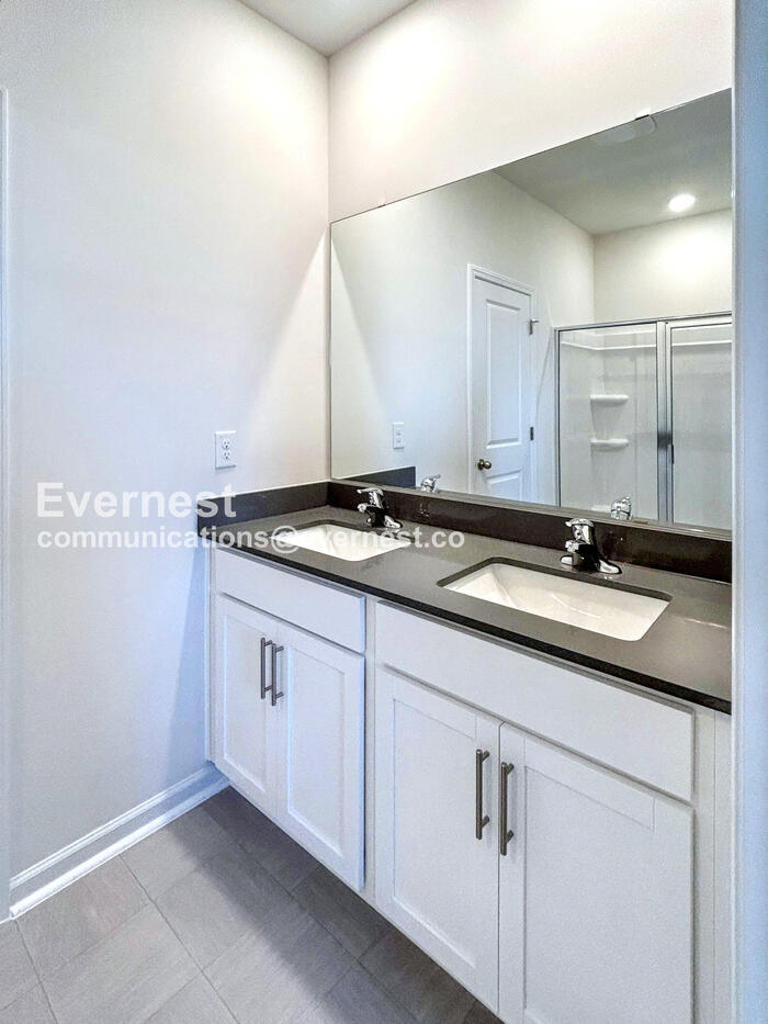 Building Photo - 813 Washington St