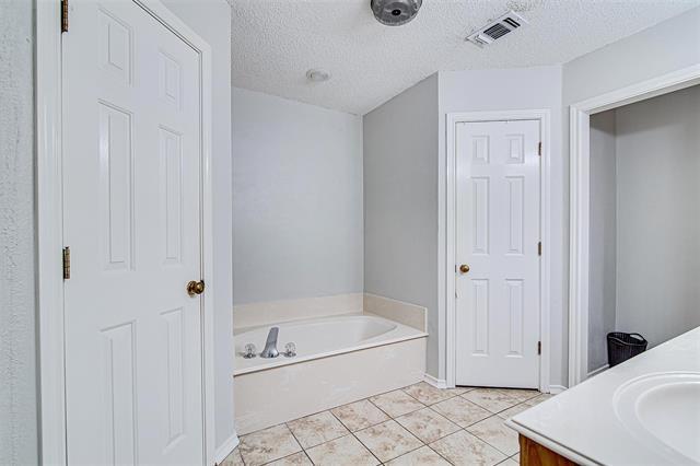 Building Photo - 1109 Shady Hill Ln