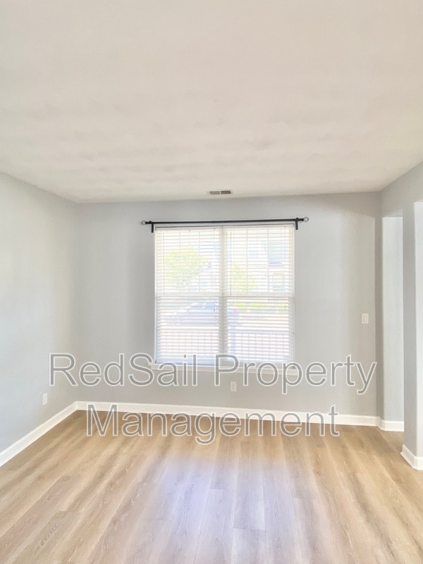 Building Photo - 9 Rockingham Dr