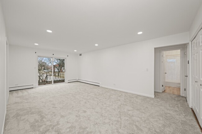 Building Photo - 715 Falcon Dr