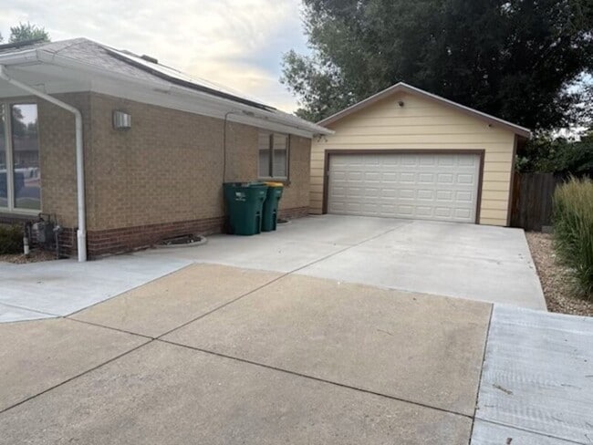 Building Photo - 550 Dudley St