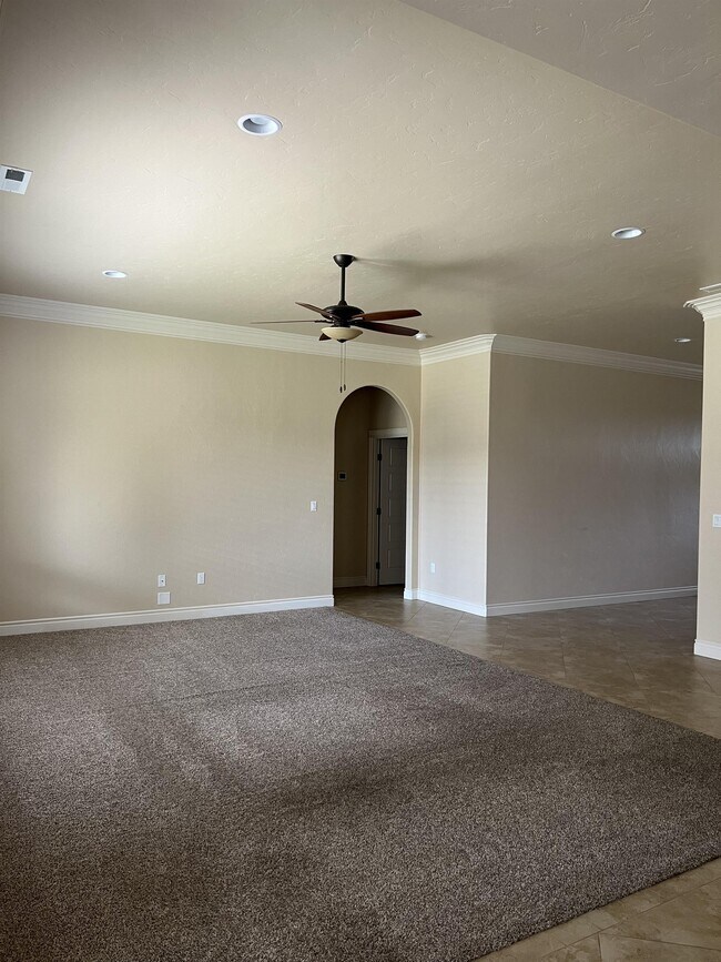 Building Photo - 2443 Bramasole Dr