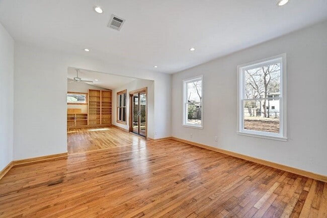 Building Photo - 1102 Garner Ave